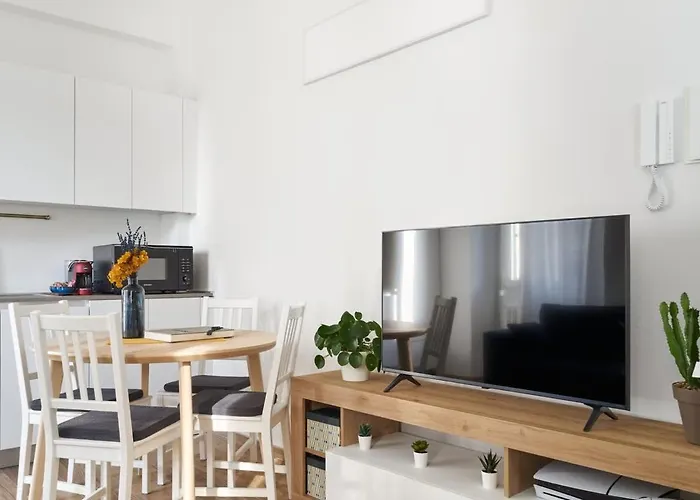 La Maison Blue, Between Portello-fiera-mico-citylife *