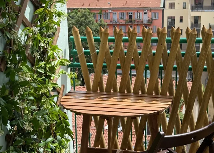 Bollicina - Free Parking, Ac & Balcony