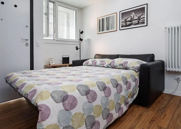 Prázdninový dům New - Loft 4 Pax - 50m From Metro - Private Entry