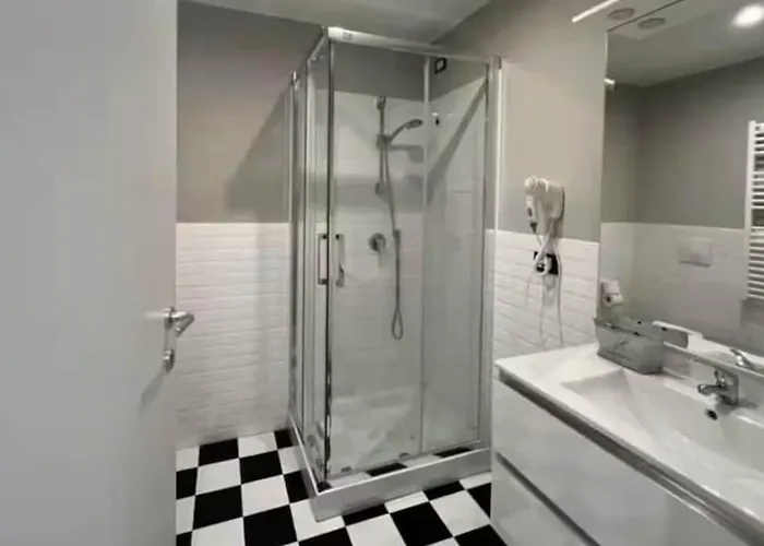 Station Spacious 2br Flat *