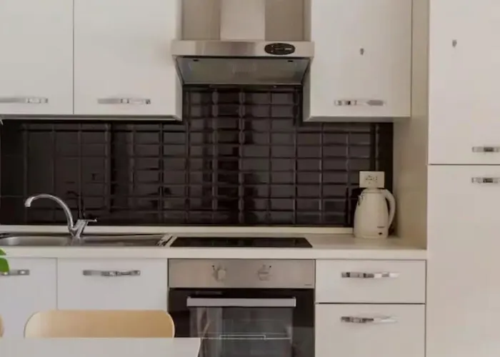 Station Spacious 2br Flat דירה מילאנו