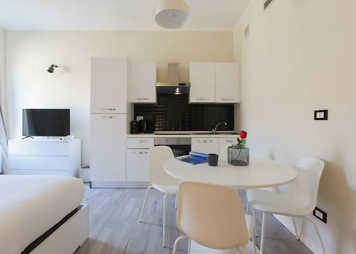 Station Spacious 2br Flat