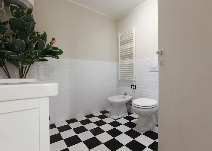 Station Spacious 2br Flat דירה מילאנו