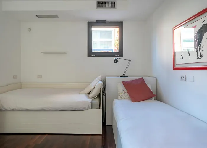 Red Lofty - Parcheggio Privato - 2 Fermate Da Rho Fiera, Mico E Bovisa Milano