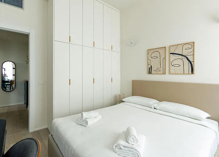 Palazzo Visconti Di Modrone, Two Beautiful By Halldis * Milano