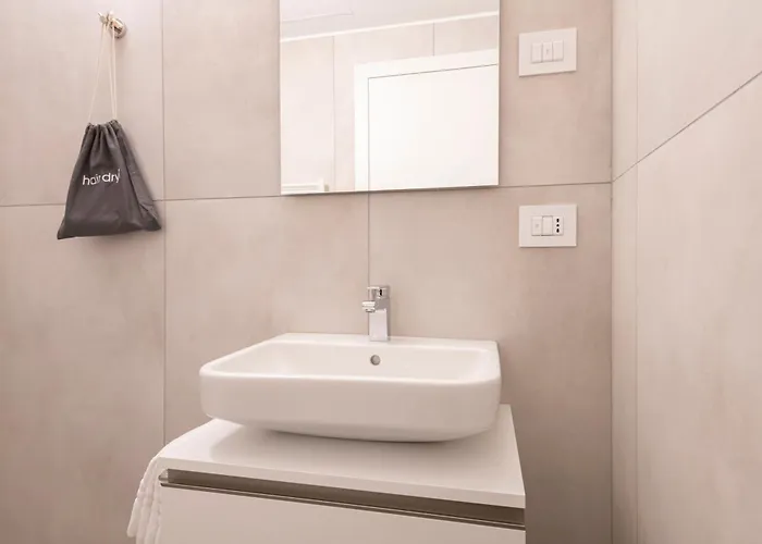 Relstay - De Angeli 4* Milan