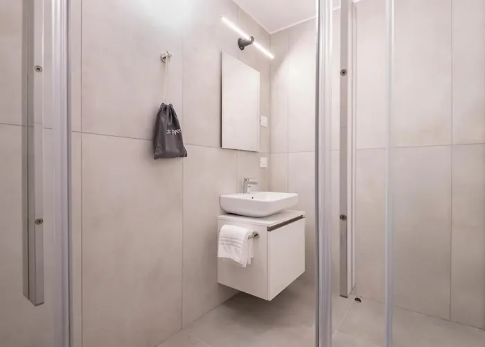 Relstay - De Angeli 4* Milan