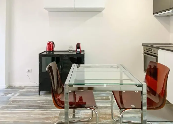 The Nomad's Nest - Near Station