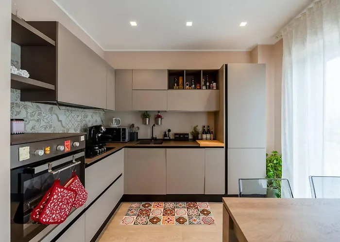 Attico - 2min Metro - Elegante With Ac