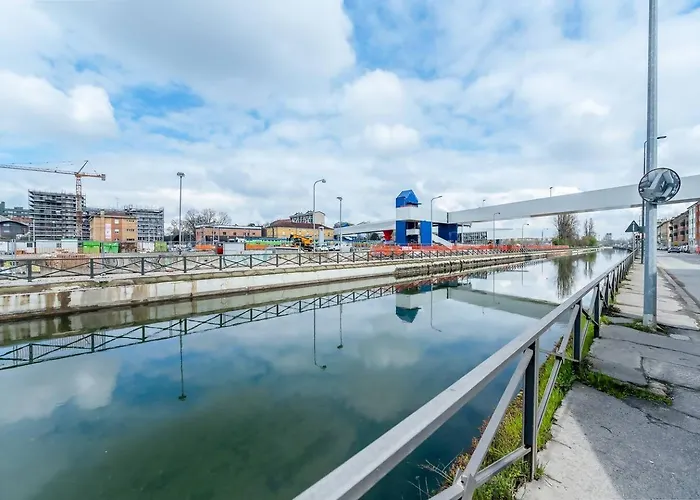 Attico - 2min Metro - Elegante With Ac דירה