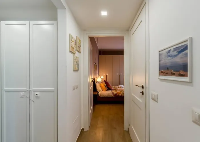 דירה Attico - 2min Metro - Elegante With Ac