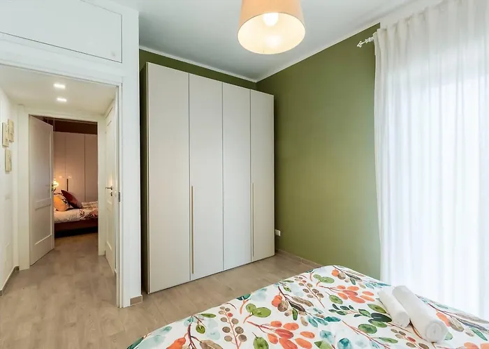 Attico - 2min Metro - Elegante With Ac מילאנו