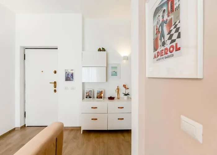 Attico - 2min Metro - Elegante With Ac דירה *