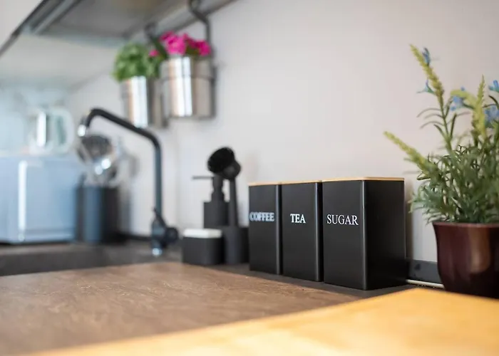 Attico - 2min Metro - Elegante With Ac דירה *