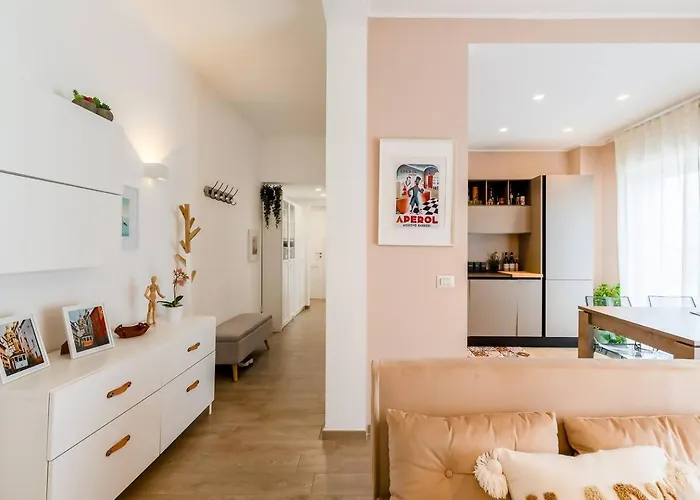 Attico - 2min Metro - Elegante With Ac *