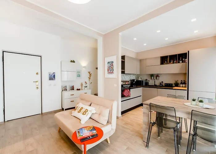 דירה Attico - 2min Metro - Elegante With Ac