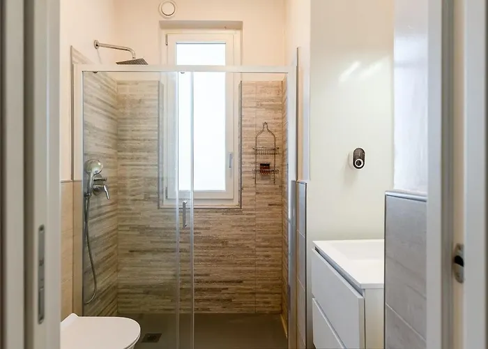 Spacious And Bright In Porta Vittoria 밀라노