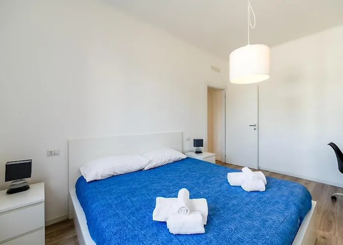 Spacious And Bright In Porta Vittoria Appartement Milaan