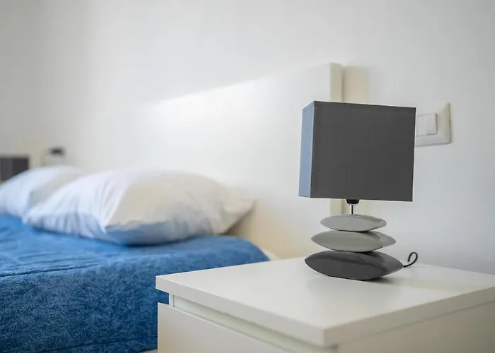 Spacious And Bright In Porta Vittoria *