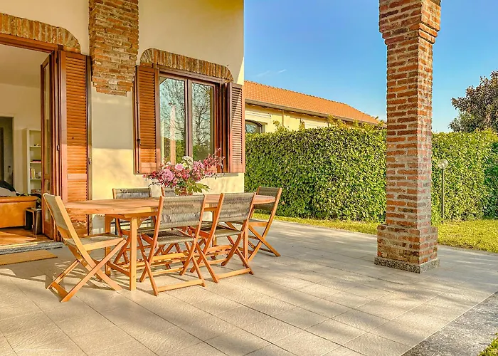 Villa Corelli - Parking And Exclusive Garden Milan