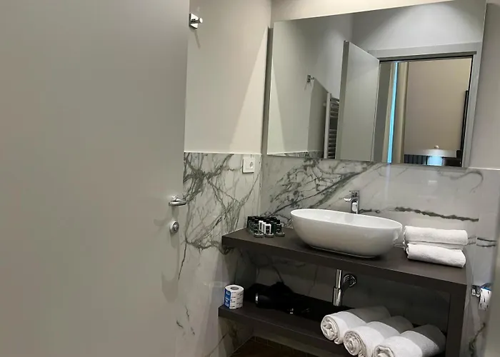 Rossovino Boutique 3*