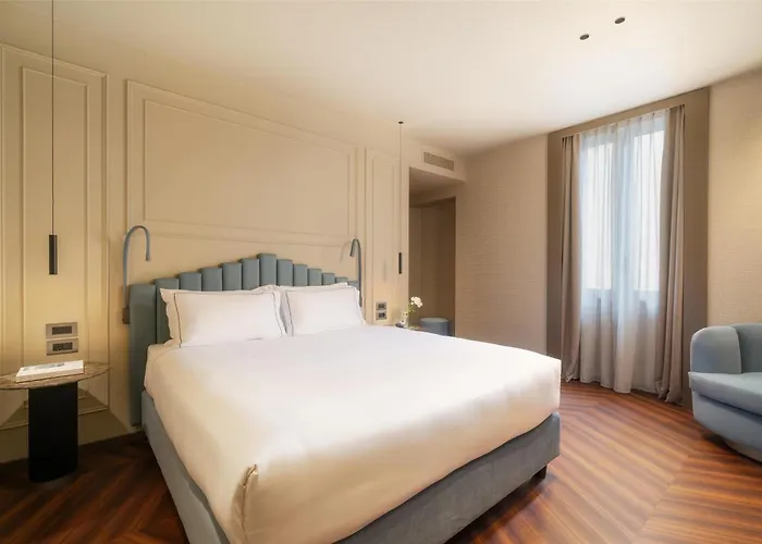 Worldhotel Casati 18 Отель Милан