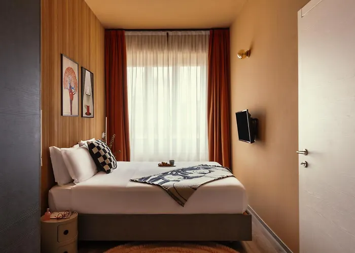 Bob W Ticinese 4* Milano