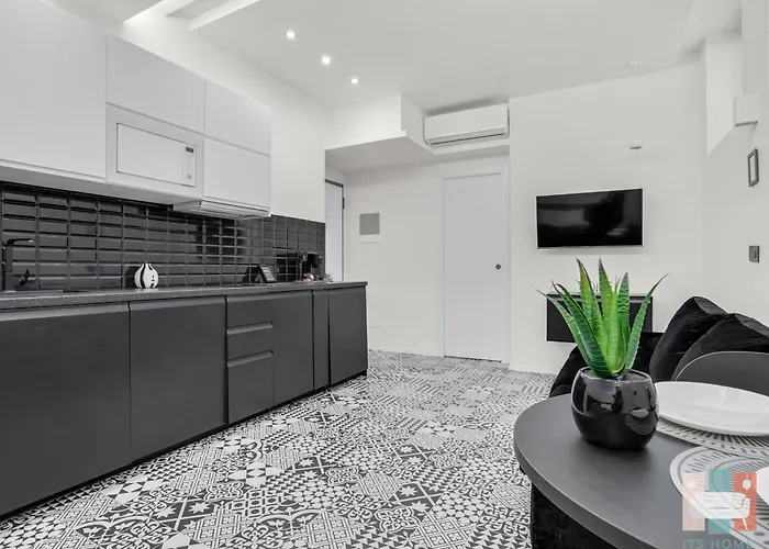 Pag60 -crescenzago-luxury House Mediolan