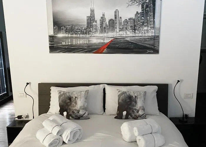 Apartment Red Lofty - Parcheggio Privato - 2 Fermate Da Rho Fiera, Mico E Bovisa Mailand