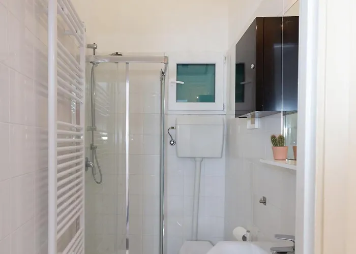 Elegant Little - Center - M4 Station מילאנו