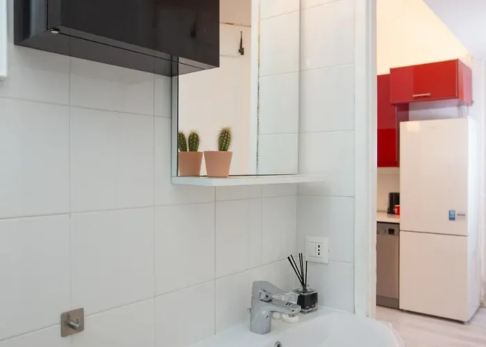 Elegant Little - Center - M4 Station * מילאנו