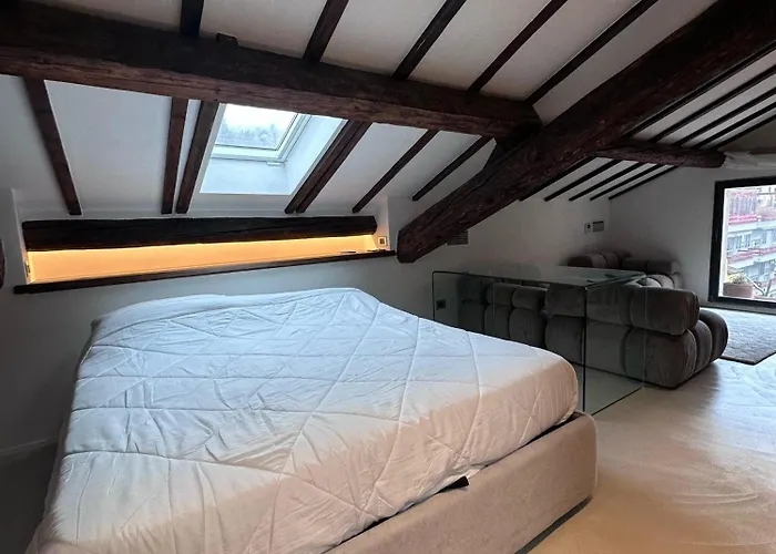 The Savona Design Attic Lägenhet