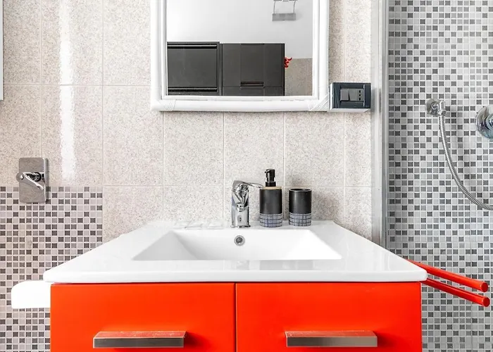 Comodo E Confortevole-sesto Piano Con Vista Apartment *