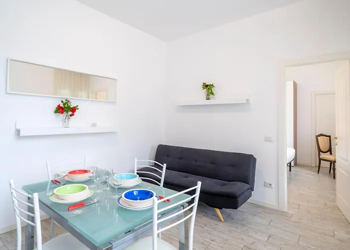 Apartment Duomo 15' - 5' From Station With Wifi And A-c
