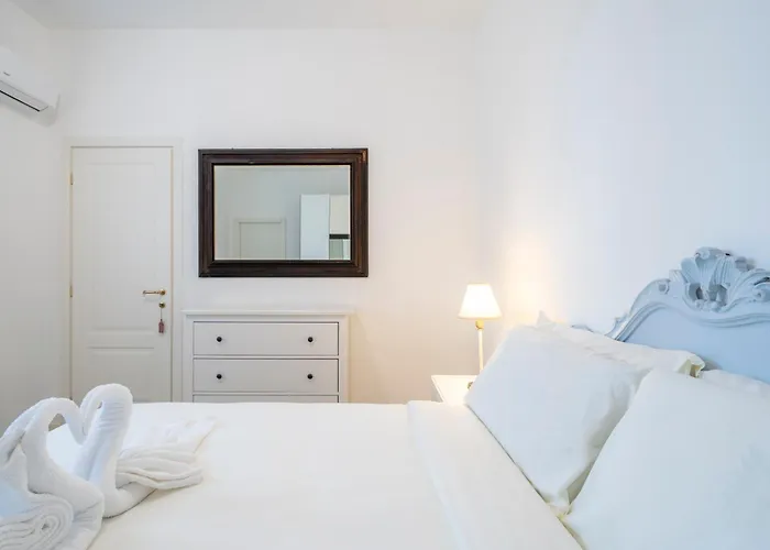 Lejlighed Duomo 15' - 5' From Station With Wifi And A-c *