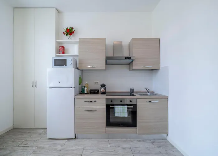 Duomo 15' - 5' From Station With Wifi And A-c Lejlighed Milano