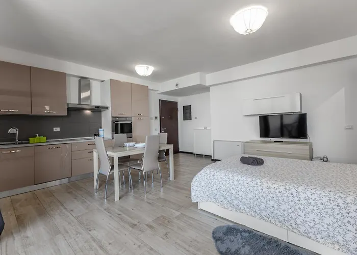 Monolocale Con Balcone Self Check In Sempione *