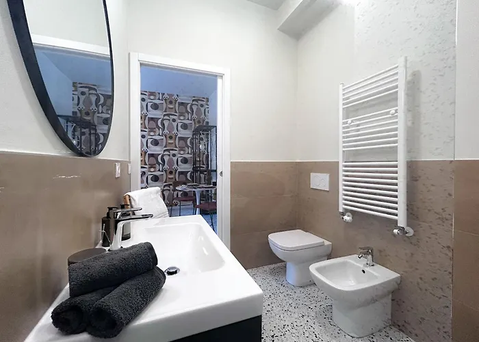 Auguste Metro M1 Rembrandt 45 아파트 *