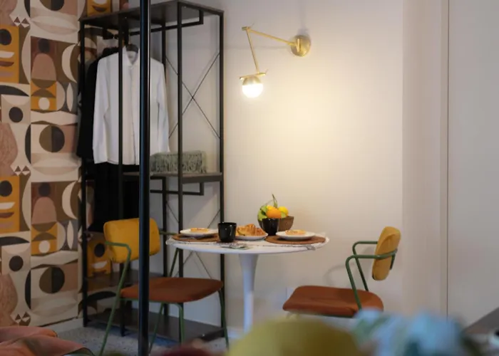 Auguste Metro M1 Rembrandt 45 아파트