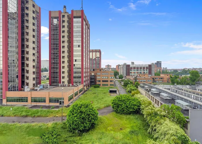 Airy With Balcony & Garage By Ndp Rent 밀라노
