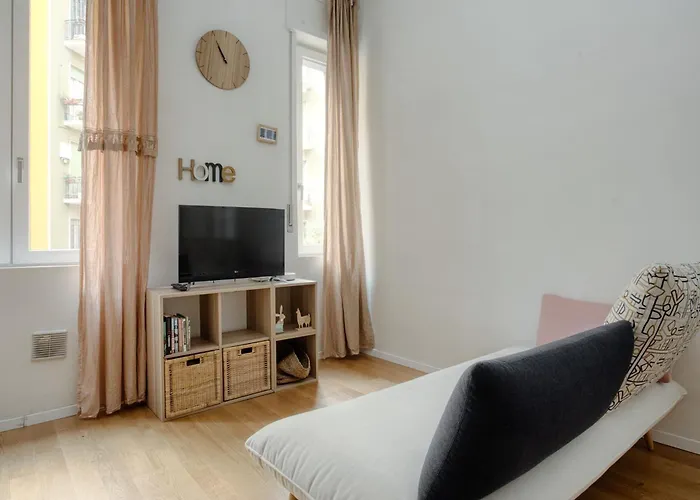 公寓 Domusmi Orombelli 16 *