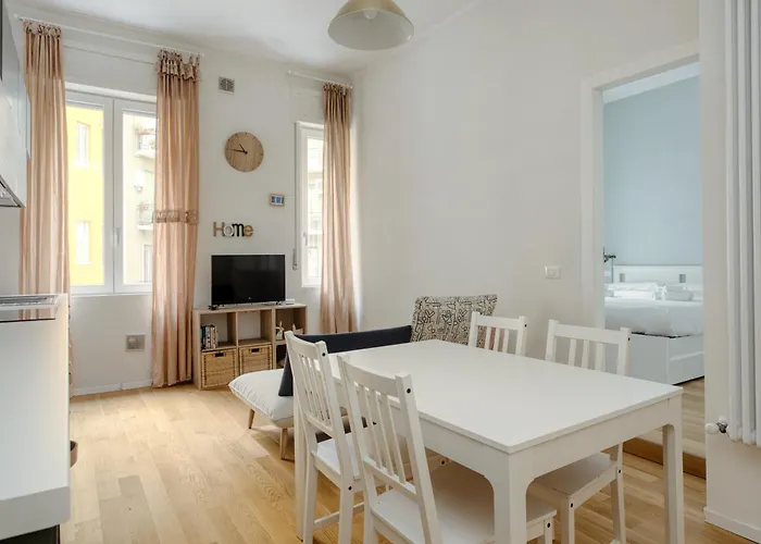 公寓 Domusmi Orombelli 16 米兰