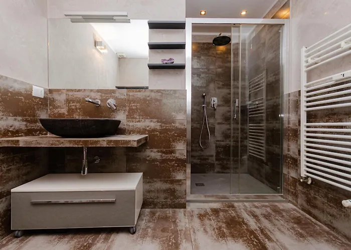 Luxury 3 Fiat, Ariberto Home, Tra Centro Storico Di E Navigli, Con Spaziosa Jacuzzi *