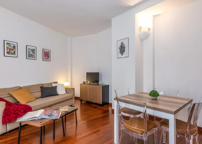 Flat In Center With Terrace, Near Garibaldi Fs 아파트 *