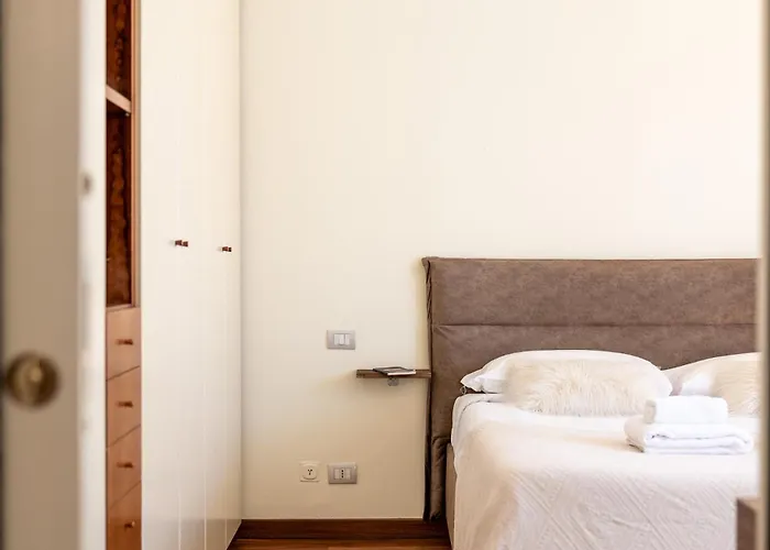 아파트 Flat In Center With Terrace, Near Garibaldi Fs
