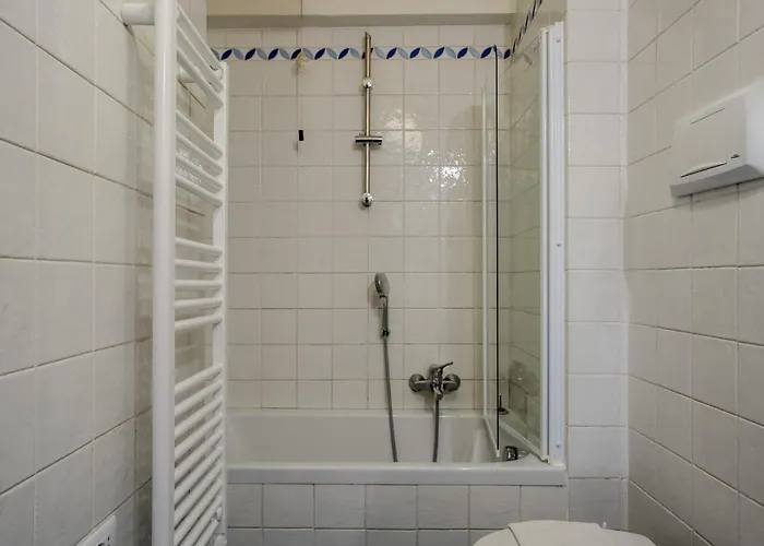 アパート Guesthost - Casa Acqua&cielo ミラノ