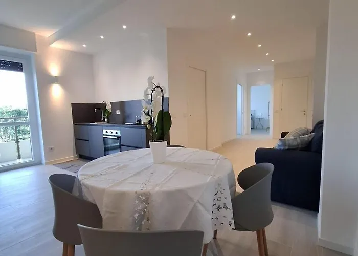 Raffinato Trilocale In Zona Centro *