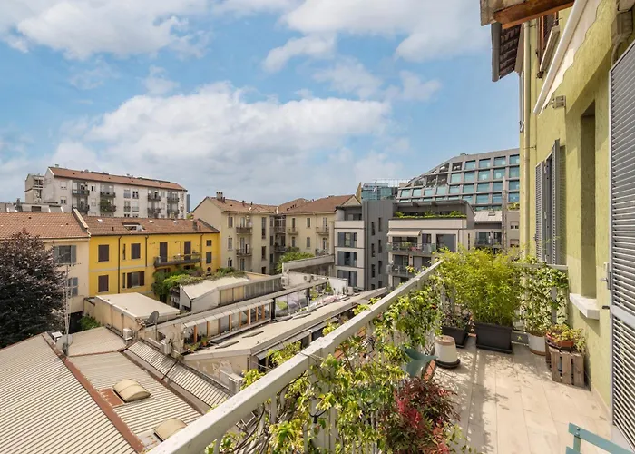 Isola - Bright 2-room With Balcony Daire