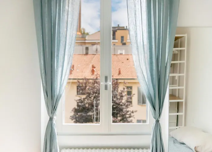 Isola - Bright 2-room With Balcony Daire Milano