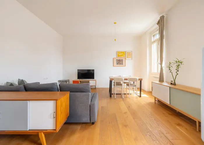 Daire Isola - Bright 2-room With Balcony